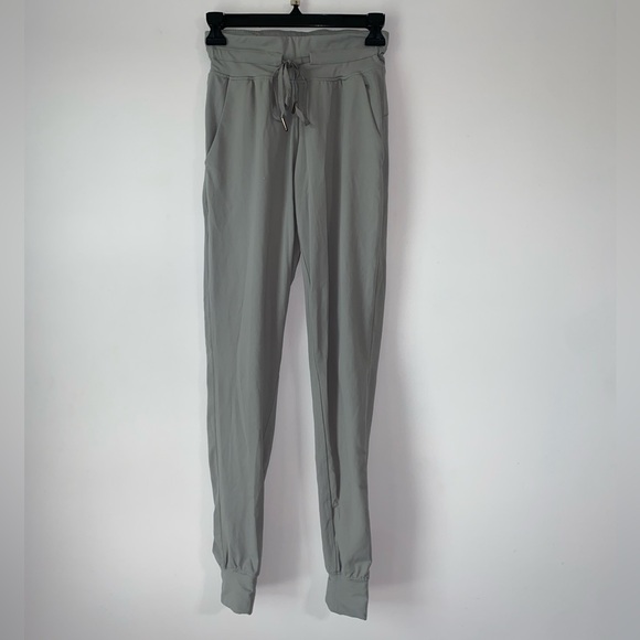 ZYIA Heathered Grey Ascend Joggers - Picture 2 of 6